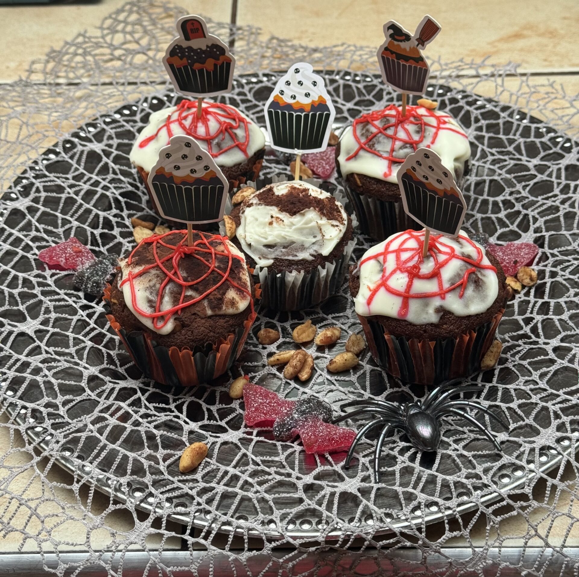 Gluténmentes mogyorós muffin halloween stílusban